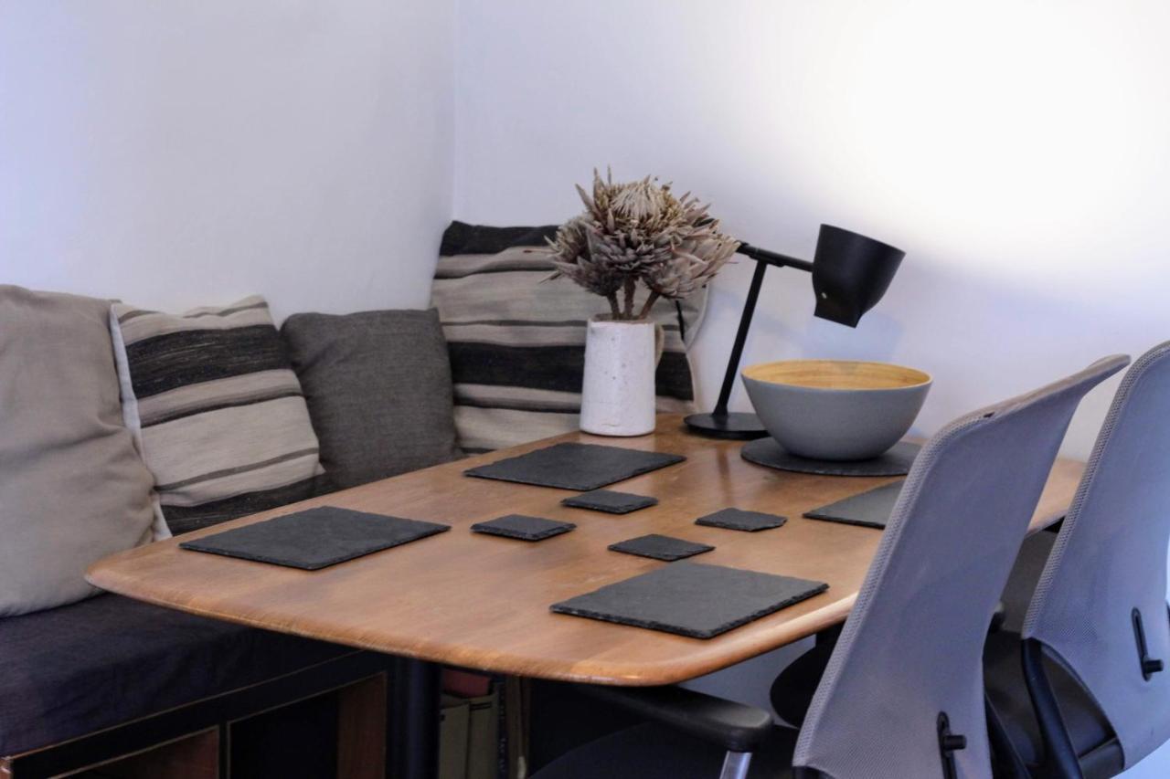 Traditional Victorian 2 Bed In Cobbled Street + Mod Cons - Full Home London Eksteriør billede