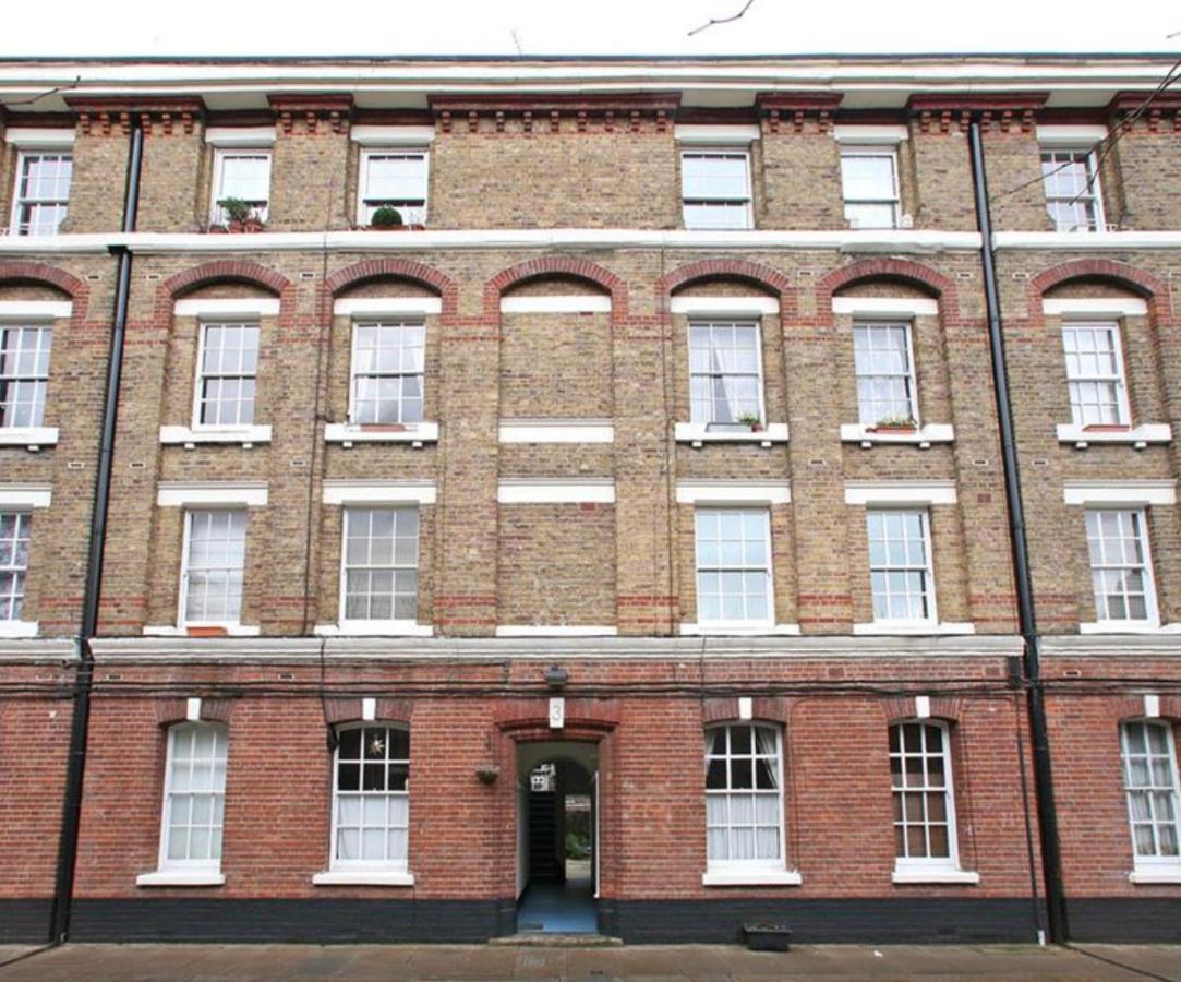 Traditional Victorian 2 Bed In Cobbled Street + Mod Cons - Full Home London Eksteriør billede