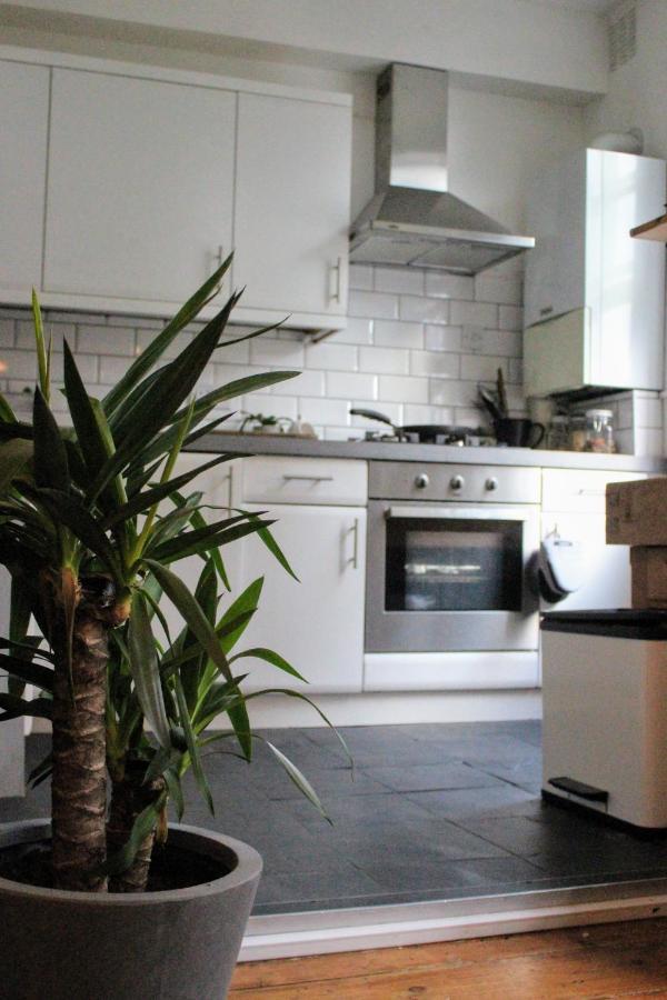 Traditional Victorian 2 Bed In Cobbled Street + Mod Cons - Full Home London Eksteriør billede