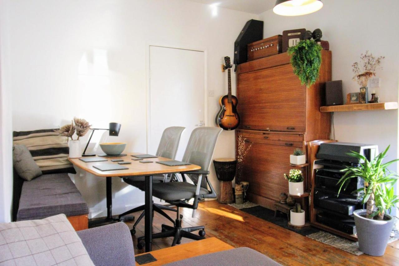 Traditional Victorian 2 Bed In Cobbled Street + Mod Cons - Full Home London Eksteriør billede